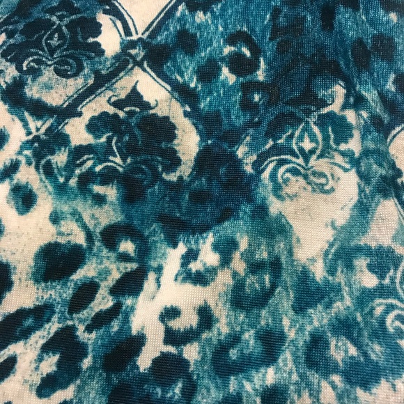 Chico’s size 1 shirt - Picture 4 of 4